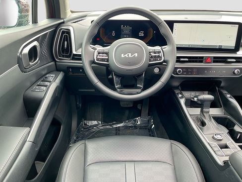 Certified 2025 Kia Sorento S w/ Panoramic Sunroof Package FWD image 29
