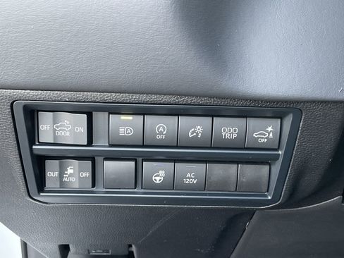 New 2025 Toyota Tundra Platinum AWD/4WD image 28