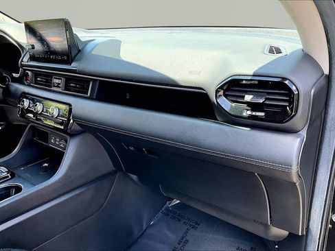 Used 2025 Honda Pilot Touring image 21