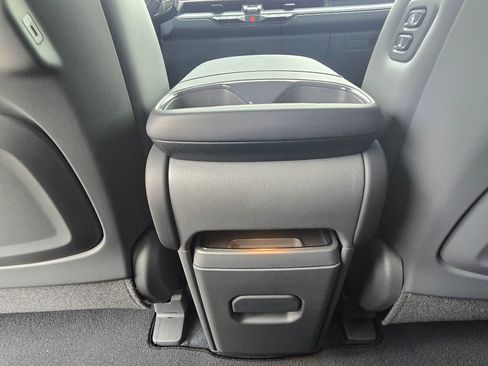 Used 2024 Kia EV9 Land AWD/4WD image 28