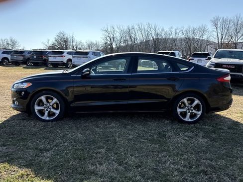 Used 2016 Ford Fusion SE image 3