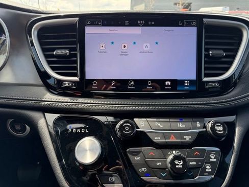 New 2026 Chrysler Pacifica Select AWD/4WD image 28