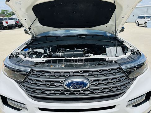 Used 2023 Ford Explorer XLT w/ Equipment Group 202A AWD/4WD image 47