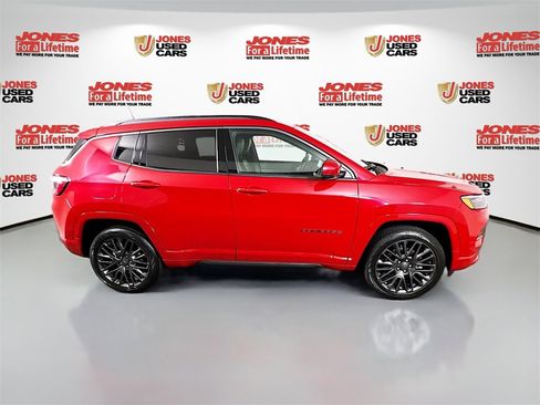 Used 2022 Jeep Compass Limited image 16