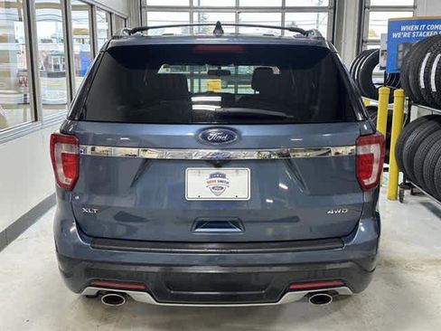 Certified 2018 Ford Explorer XLT image 5