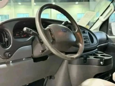 Used 2008 Ford E-350 and Econoline 350 Extended Super Duty image 13