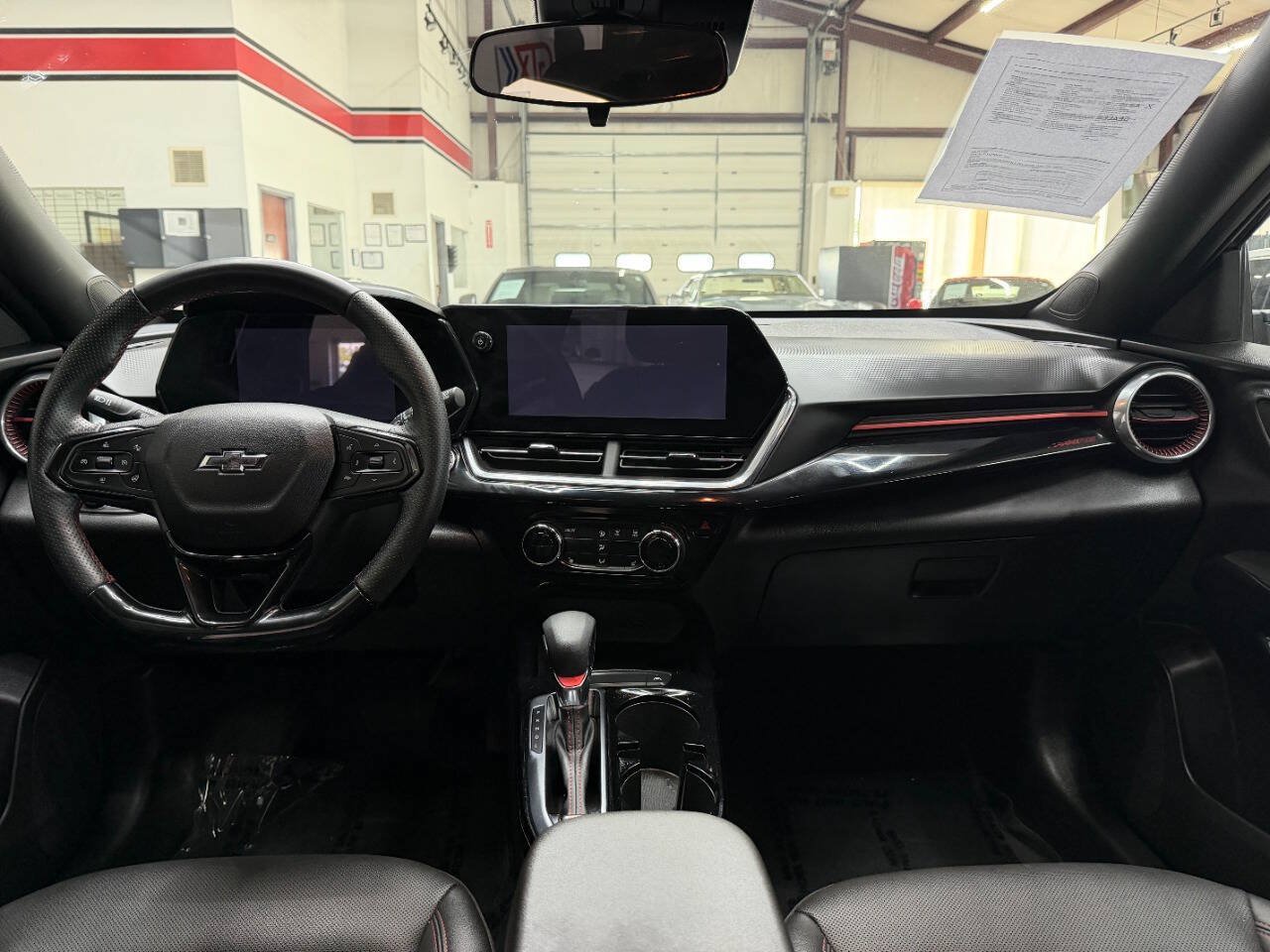 Used 2025 Chevrolet Trax RS w/ Sunroof Package FWD image 19
