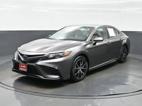 Used 2023 Toyota Camry SE FWD image 2