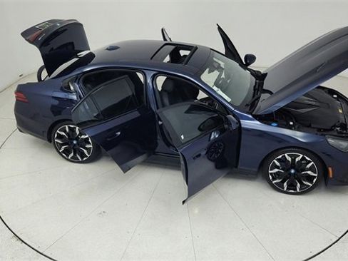 Used 2025 BMW i5 eDrive40i w/ M Sport Package image 81