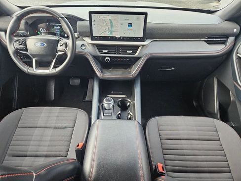 Used 2025 Ford Explorer ST-Line w/ ST-Line Street Pack image 19