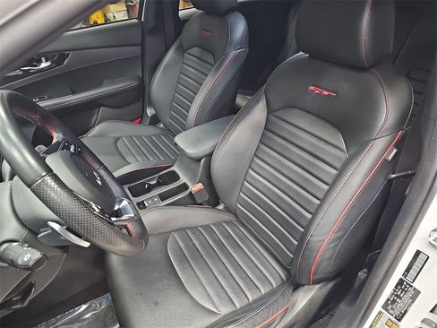 Used 2023 Kia Forte GT w/ GT2 Package image 14