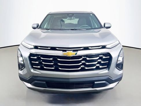 Used 2026 Chevrolet Equinox LT FWD image 2