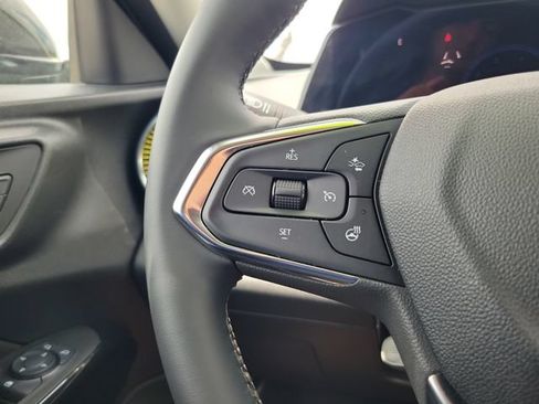 Used 2024 Chevrolet Trax ACTIV w/ Sunroof Package FWD image 21