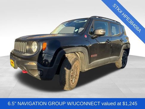 Used 2017 Jeep Renegade Trailhawk image 3