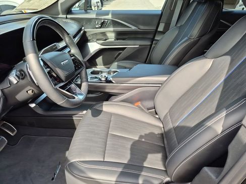Used 2026 Cadillac Lyriq V AWD/4WD image 12