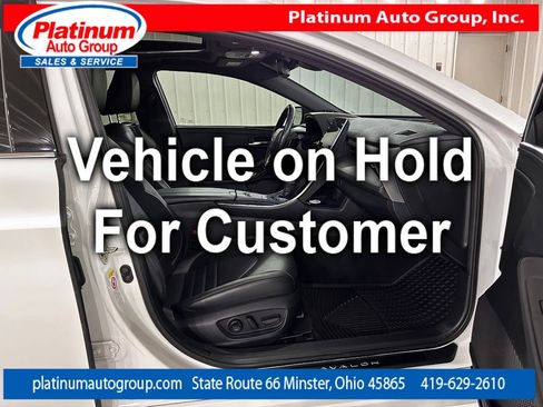 Used 2019 Toyota Avalon Touring FWD image 43