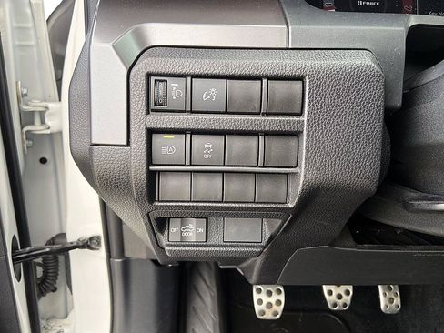 Used 2025 Toyota Tacoma TRD Sport AWD/4WD image 25
