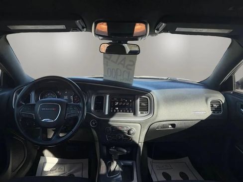 Used 2019 Dodge Charger SXT RWD image 12