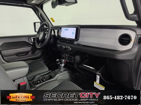 New 2025 Jeep Gladiator Sport image 30