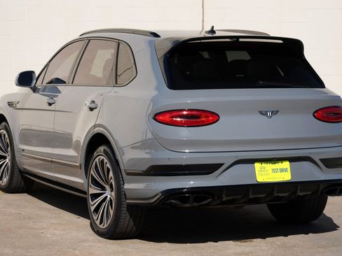 Used 2022 Bentley Bentayga AWD/4WD image 56