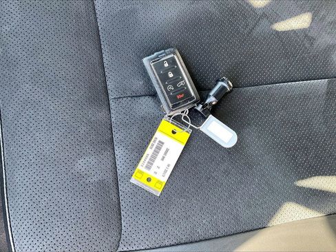 Certified 2023 Jeep Grand Cherokee Altitude AWD/4WD image 33