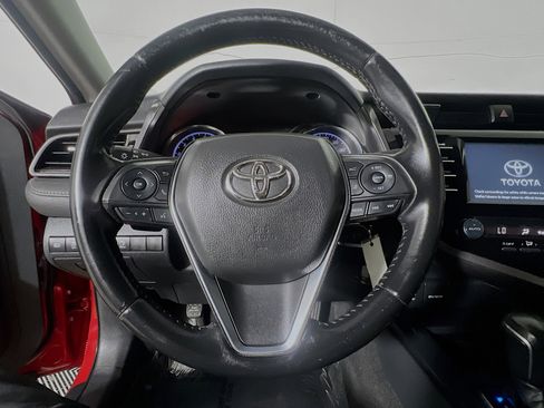 Used 2019 Toyota Camry SE image 18