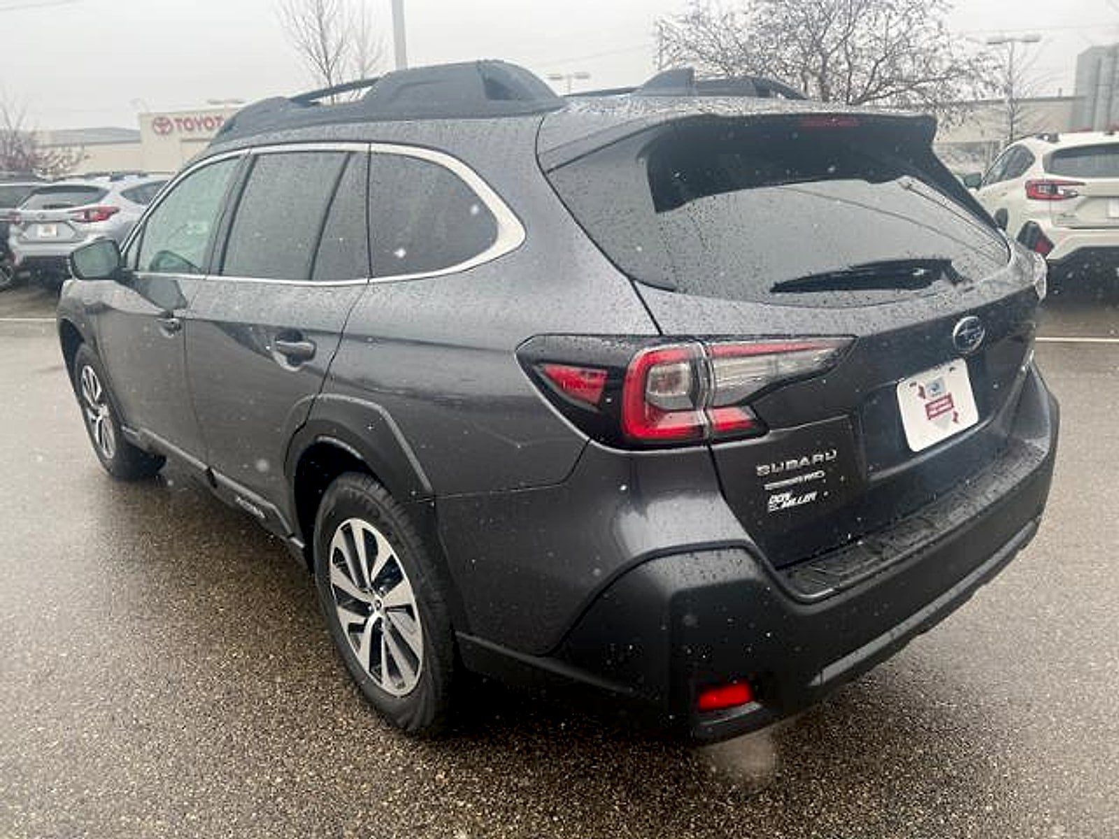 Certified 2025 Subaru Outback Premium AWD/4WD image 4