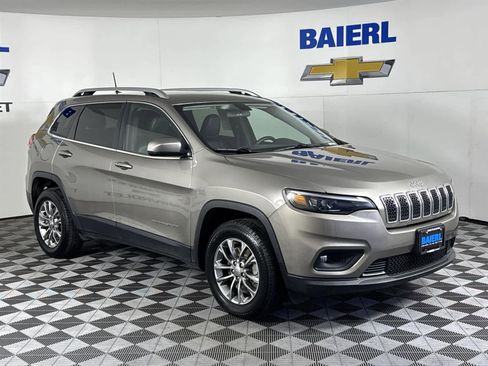 Used 2019 Jeep Cherokee Latitude Plus w/ Cold Weather Group image 7