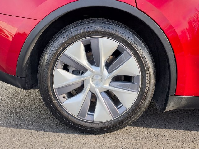 Used 2024 Tesla Model Y Long Range AWD/4WD image 7