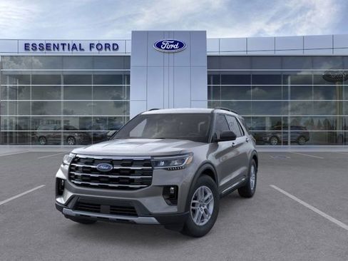 New 2025 Ford Explorer Active w/ Active Comfort Package image 2