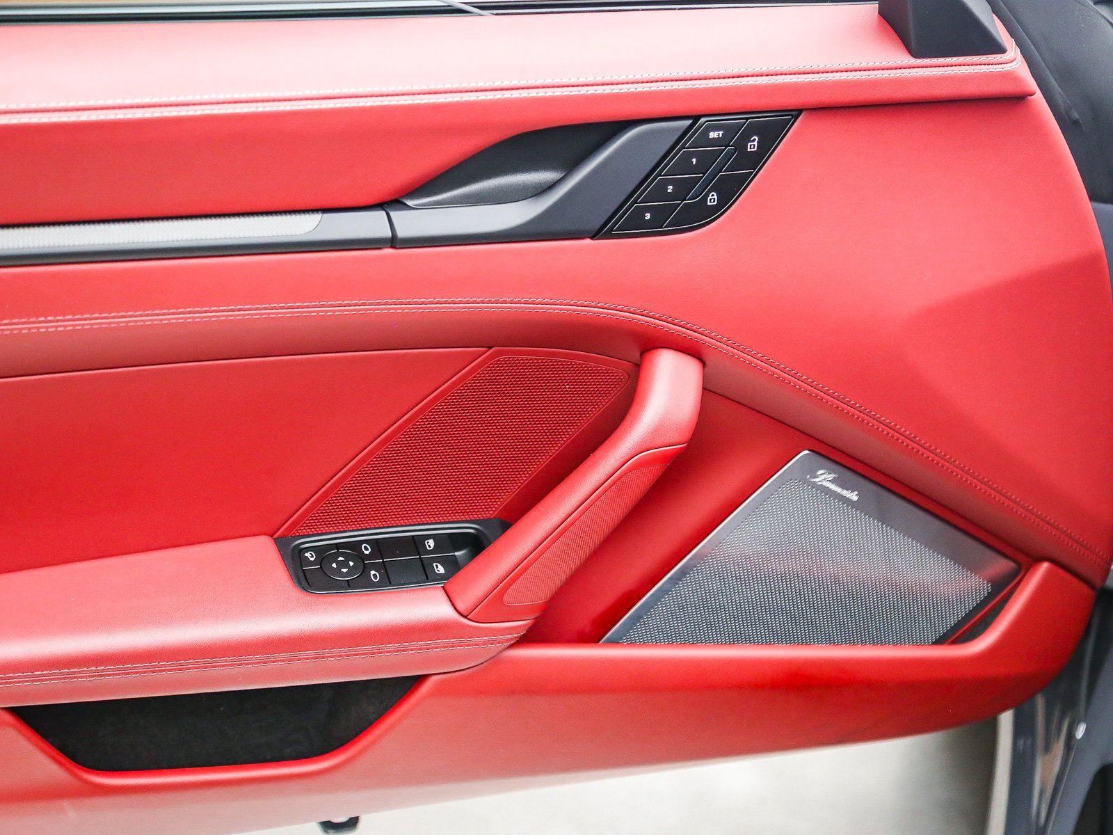 Certified 2025 Porsche 911 Carrera GTS RWD image 27