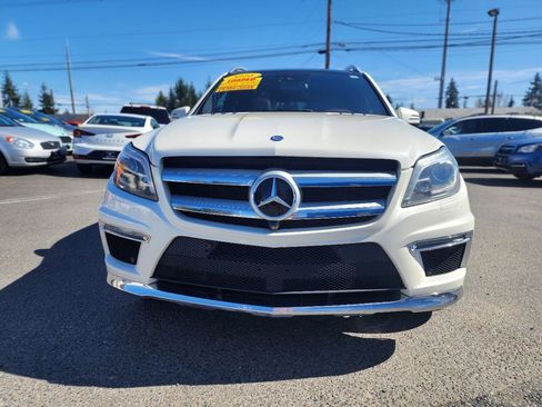 Used 2016 Mercedes-Benz GL 550 4MATIC image 2
