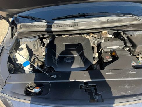 Used 2021 Kia Sedona EX w/ EX Premium Package FWD image 25