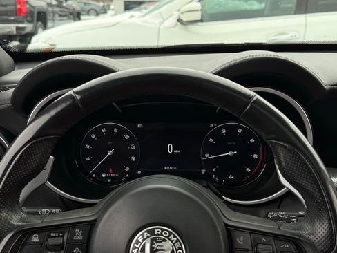 Used 2024 Alfa Romeo Stelvio Veloce image 10