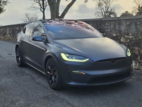 Used 2022 Tesla Model X image 11