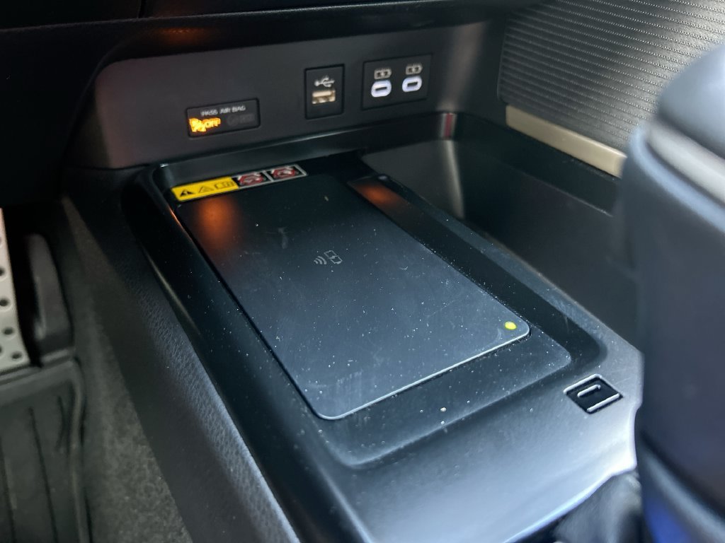Used 2025 Toyota Camry SE FWD image 37