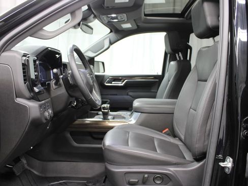 Used 2025 Chevrolet Silverado 1500 RST w/ Convenience Package II AWD/4WD image 15
