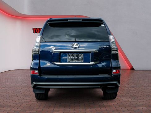 Used 2023 Lexus GX 460 Premium w/ Accessory Package AWD/4WD image 6