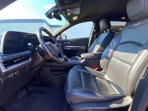 Used 2024 Cadillac XT4 Premium Luxury AWD/4WD image 10