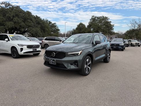 New 2026 Volvo XC40 B5 Plus w/ Protection Package Premier image 2
