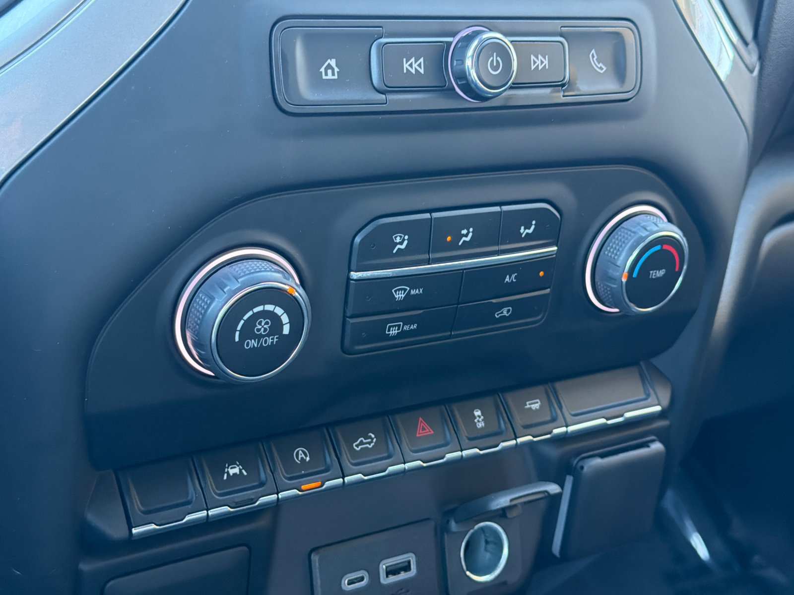 Used 2024 Chevrolet Silverado 1500 Custom RWD image 21