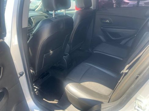 Used 2017 Chevrolet Trax LT w/ Driver Confidence Package FWD image 24