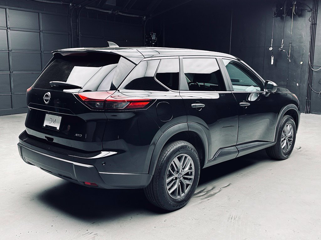 Used 2024 Nissan Rogue S AWD/4WD image 7