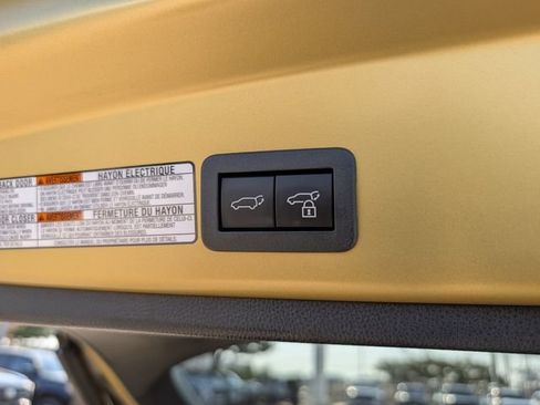 Used 2024 Toyota Corolla Cross AWD Hybrid w/ Convenience Package image 31
