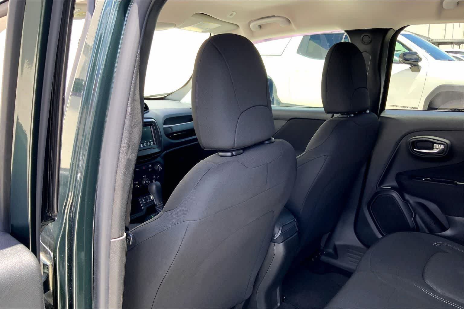 Used 2021 Jeep Renegade Sport FWD image 12