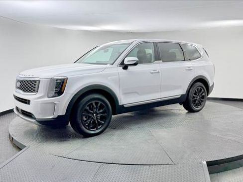Used 2021 Kia Telluride LX FWD image 2