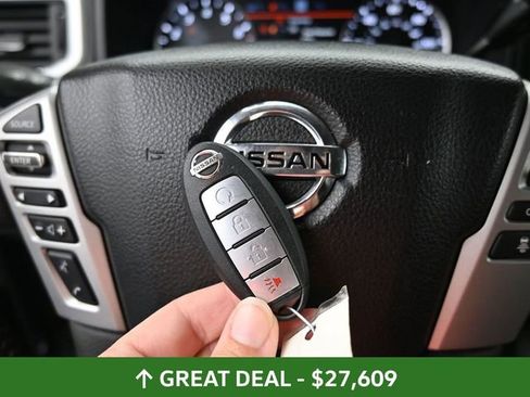 Used 2021 Nissan Titan SV w/ SV Convenience Package image 41