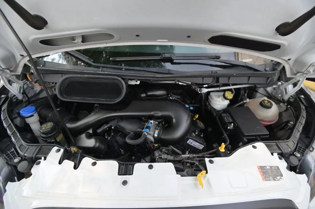 Used 2018 Ford Transit 250 138 RWD image 21