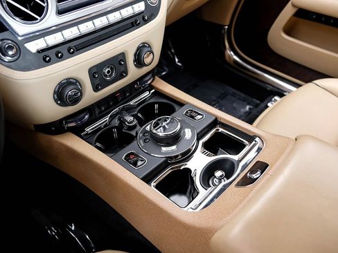 Used 2016 Rolls-Royce Wraith RWD image 24