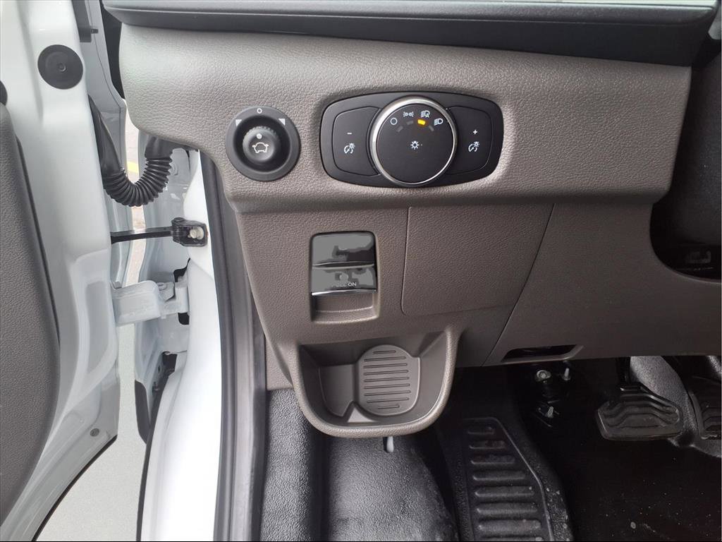 New 2026 Ford Transit 250 148 Medium Roof w/ Load Area Protection Package RWD image 17